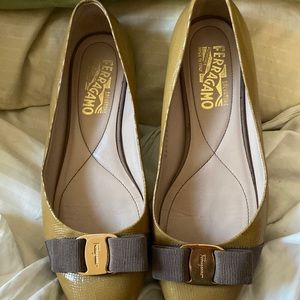 Salvatore Ferragamo women flat ballet leather 7.1/2